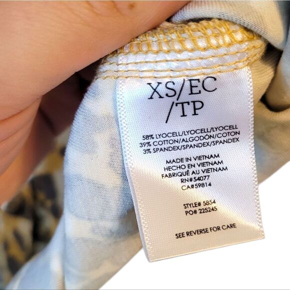 Cabi Women's Leopard Print Lyocell Button Up Shirt Size XS - Picture 5 of 8